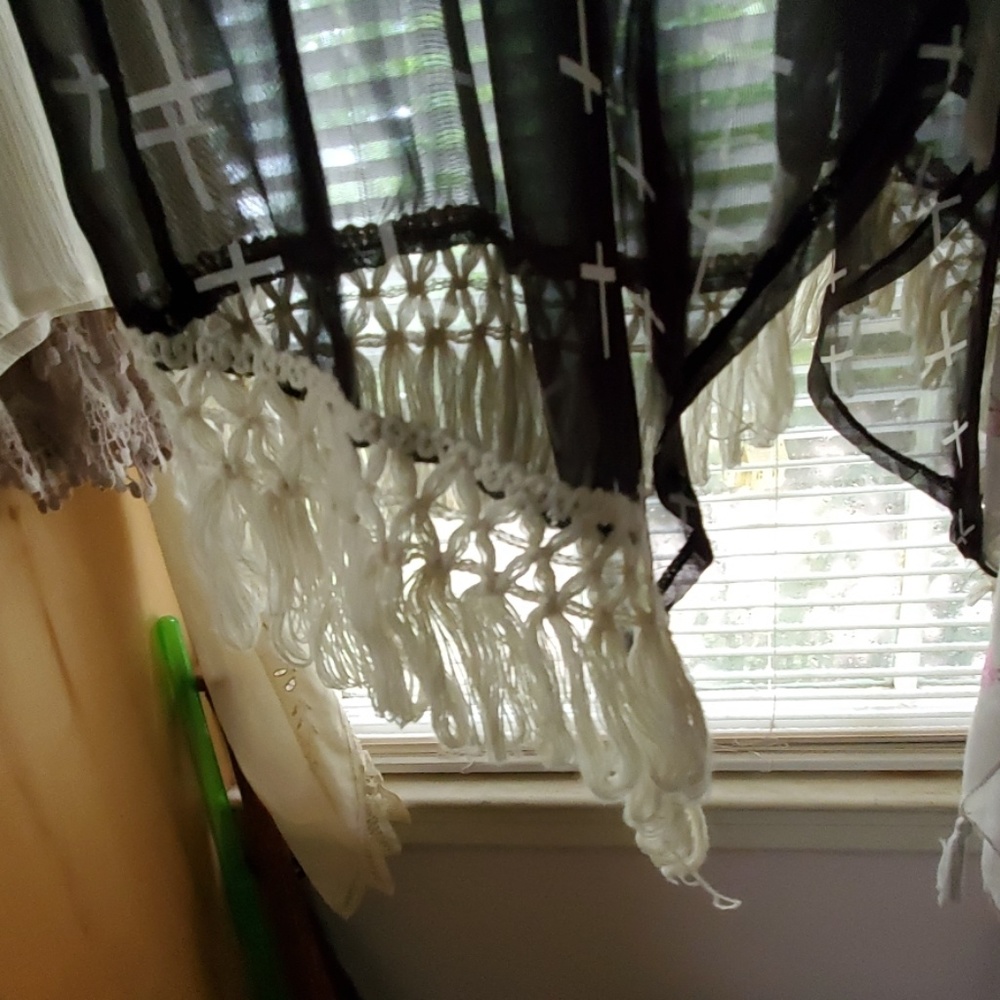Vests, blouses - Picture 2 of 5